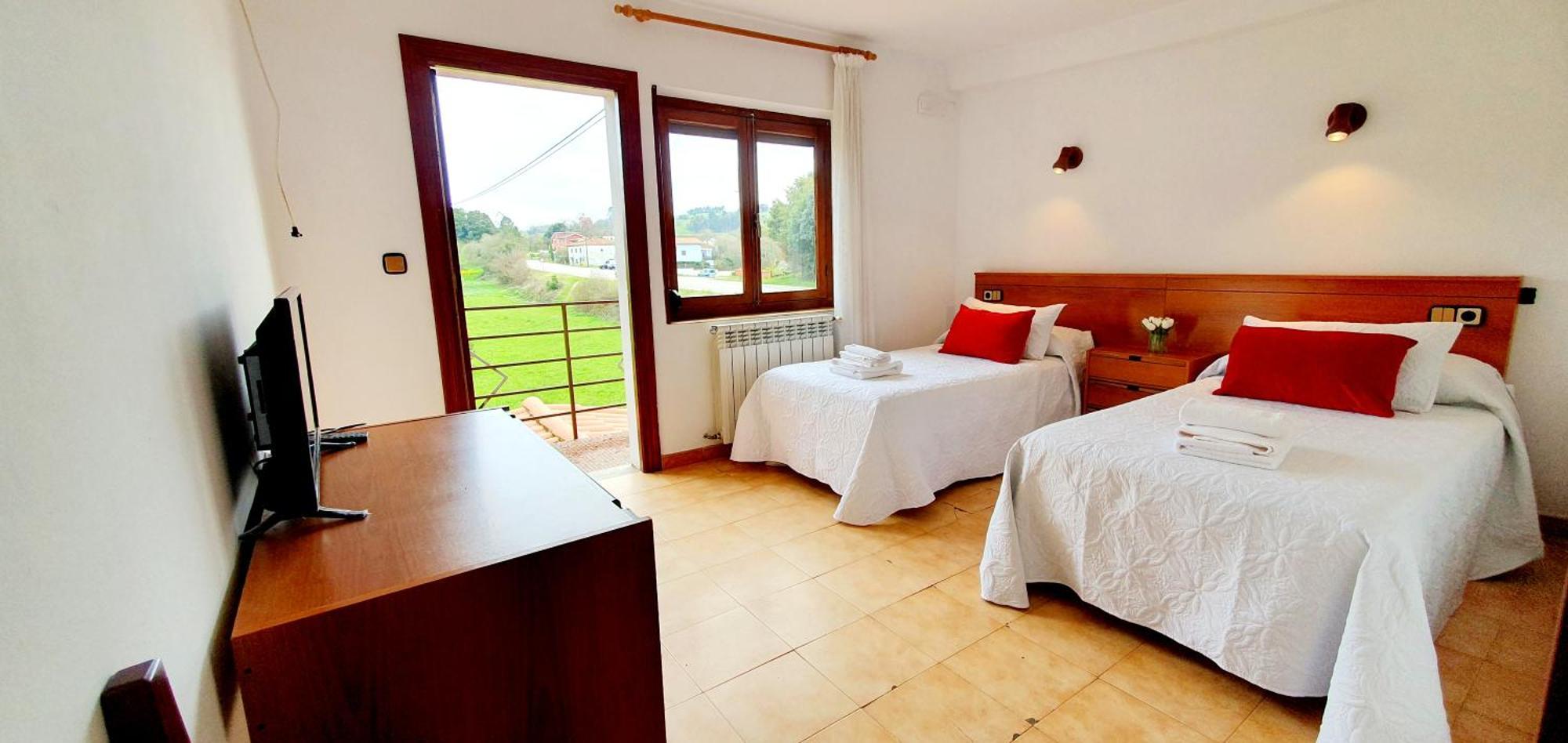 Sidreria La Casa Abajo Hotel La Franca Bagian luar foto