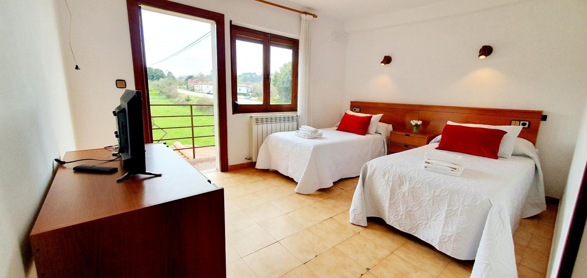 Sidreria La Casa Abajo Hotel La Franca Bagian luar foto