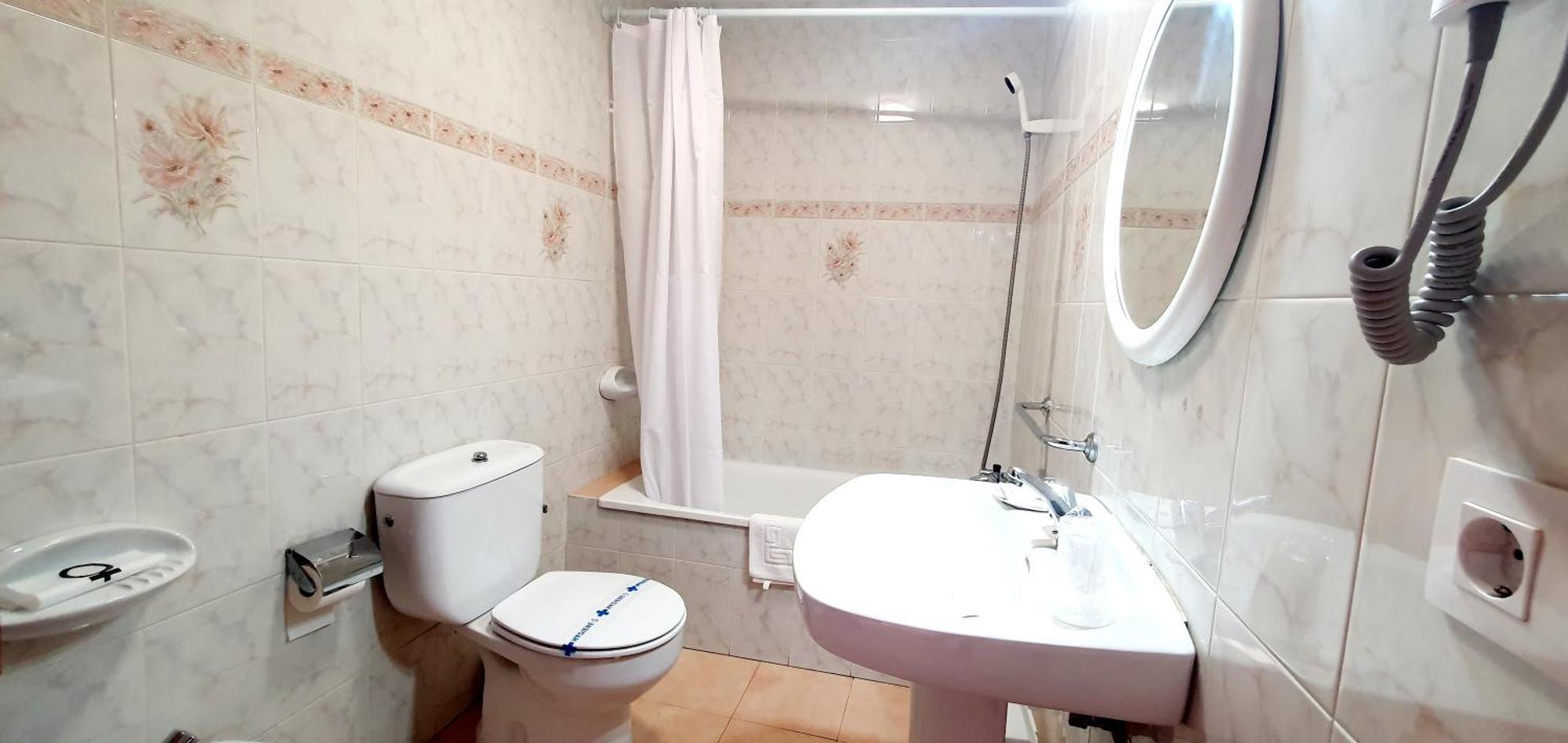 Sidreria La Casa Abajo Hotel La Franca Bagian luar foto