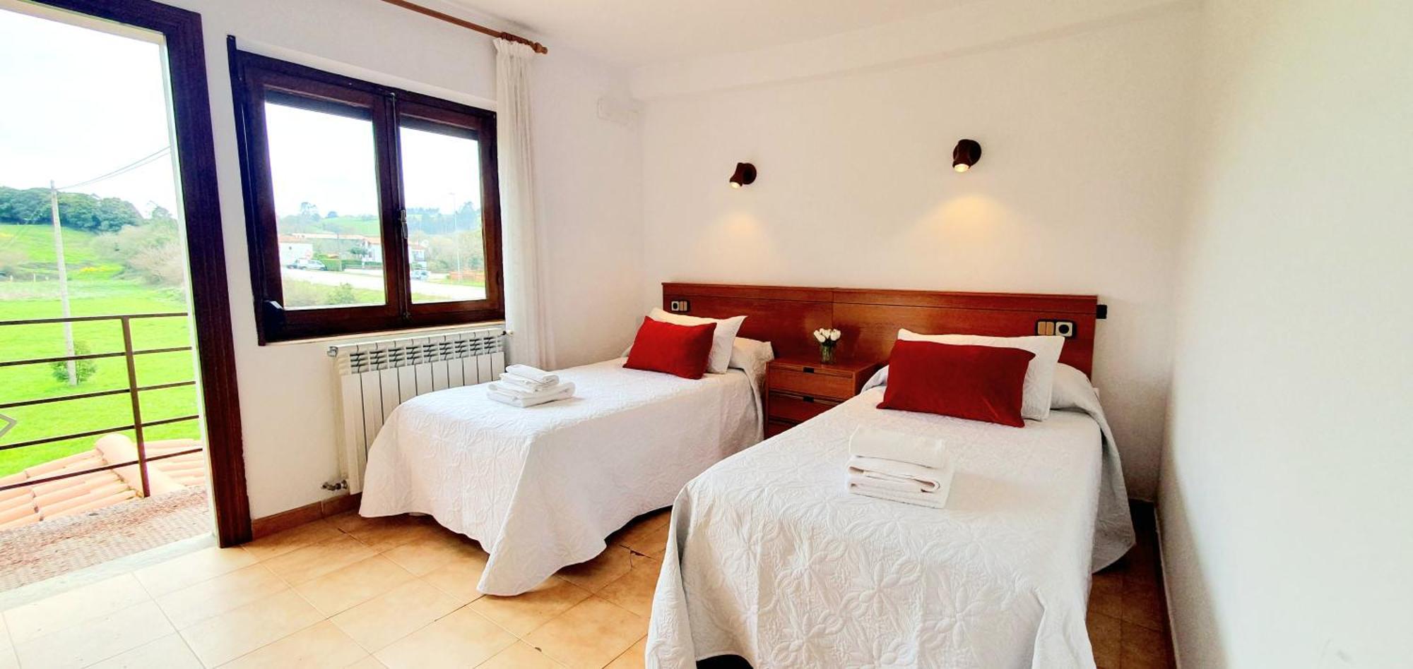 Sidreria La Casa Abajo Hotel La Franca Bagian luar foto