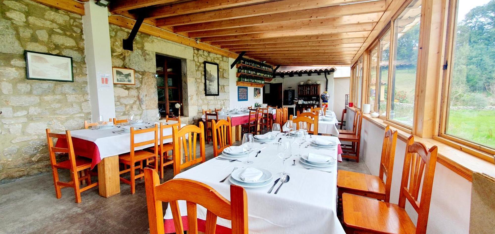 Sidreria La Casa Abajo Hotel La Franca Bagian luar foto