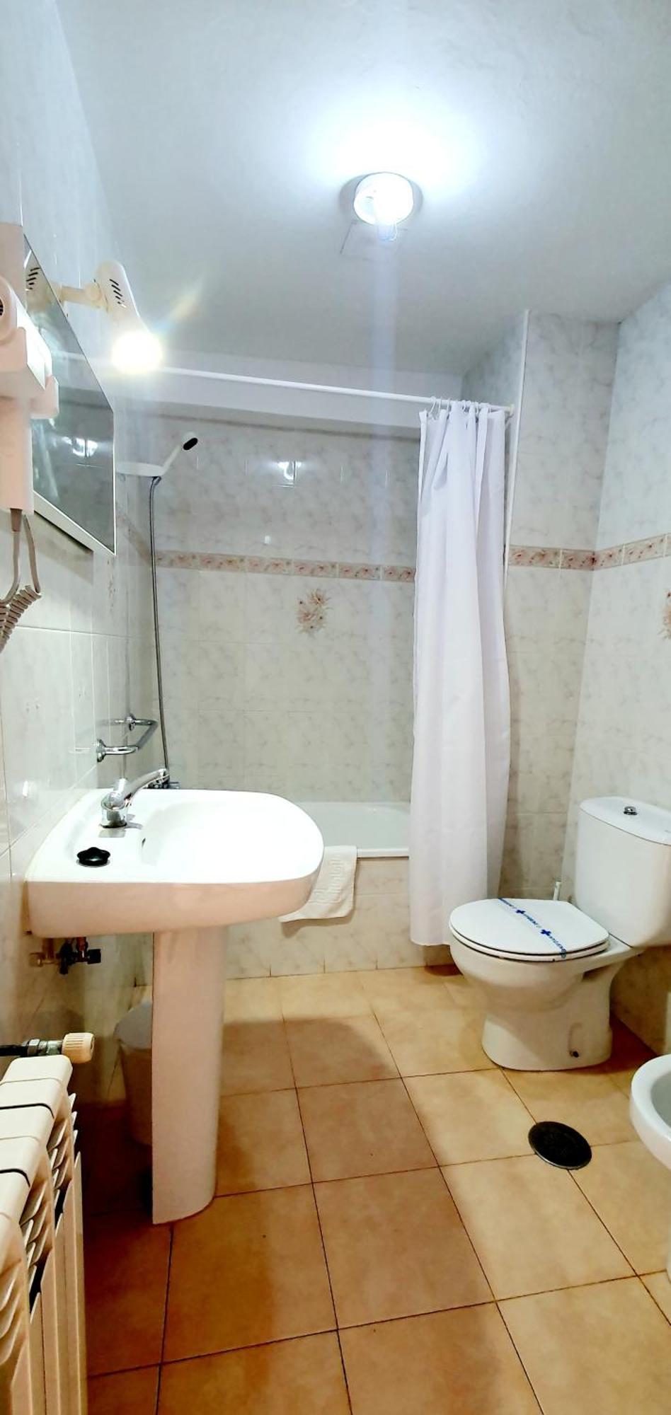 Sidreria La Casa Abajo Hotel La Franca Bagian luar foto